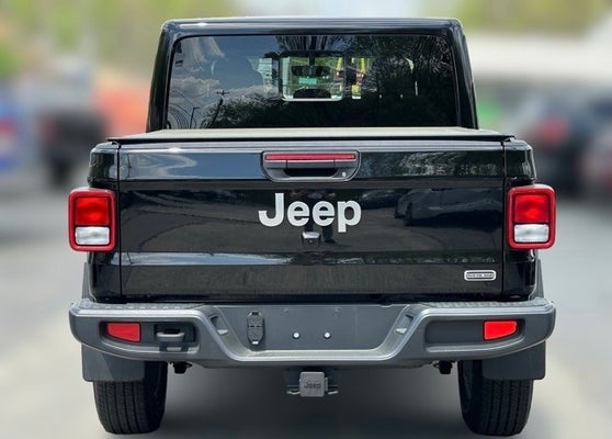 2022 Jeep Gladiator Overland in Youngstown, OH - Jim Shorkey Youngstown