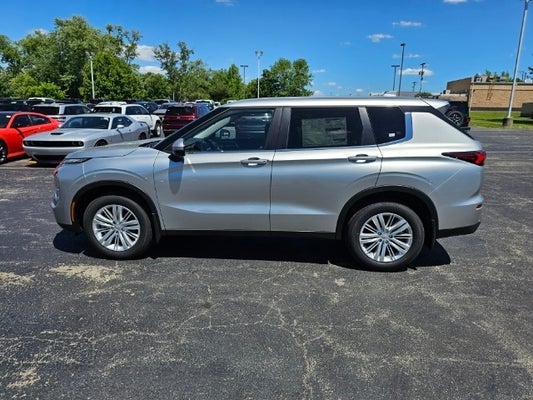 2024 Mitsubishi Outlander ES in Youngstown, OH - Jim Shorkey Youngstown