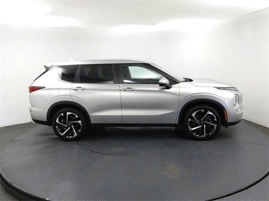 2022 Mitsubishi Outlander SE in Youngstown, OH - Jim Shorkey Youngstown